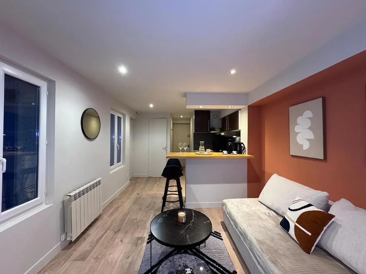 My Home, Voituret 1 Lyon Appartement